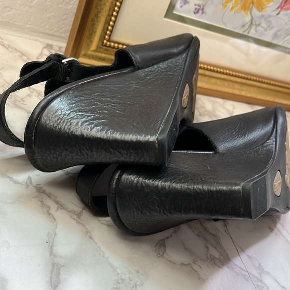 Born Women's Black Sandals Wedge Style Soft All Leather Size 10 M EUC - Picture 10 of 12